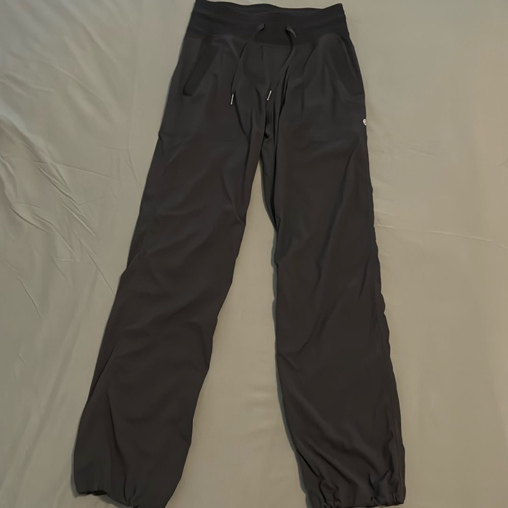 Lululemon | Dance Studio Mid-Rise Pant Regular, Size 4